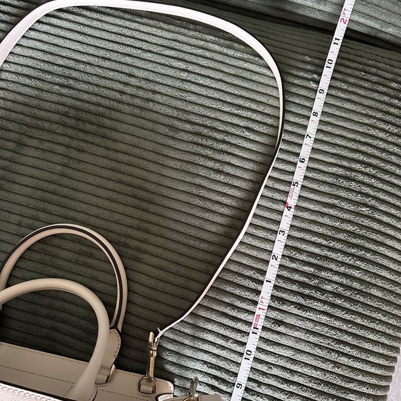 Cream Crossbody Tote Bag - Picture 7 of 8